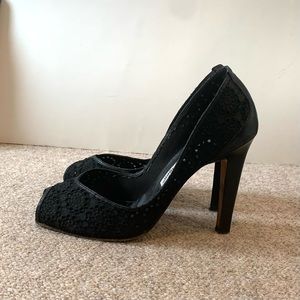 Manolo Blahnik black embroidery lace heels 37